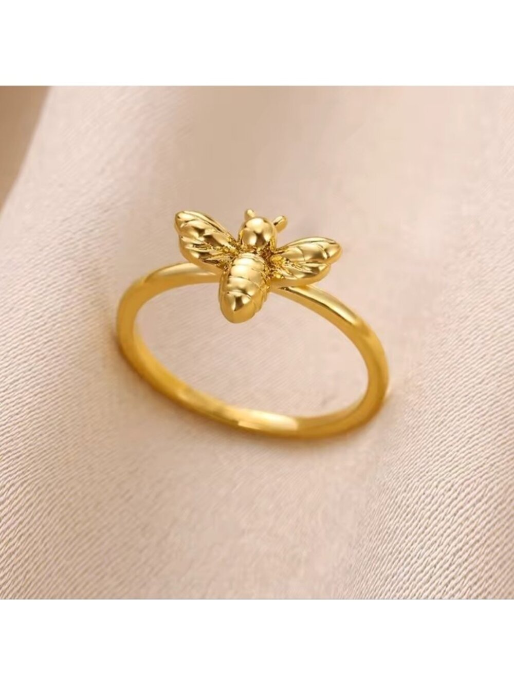 Royal Bee Gold Ring – Chic Minimalist Design